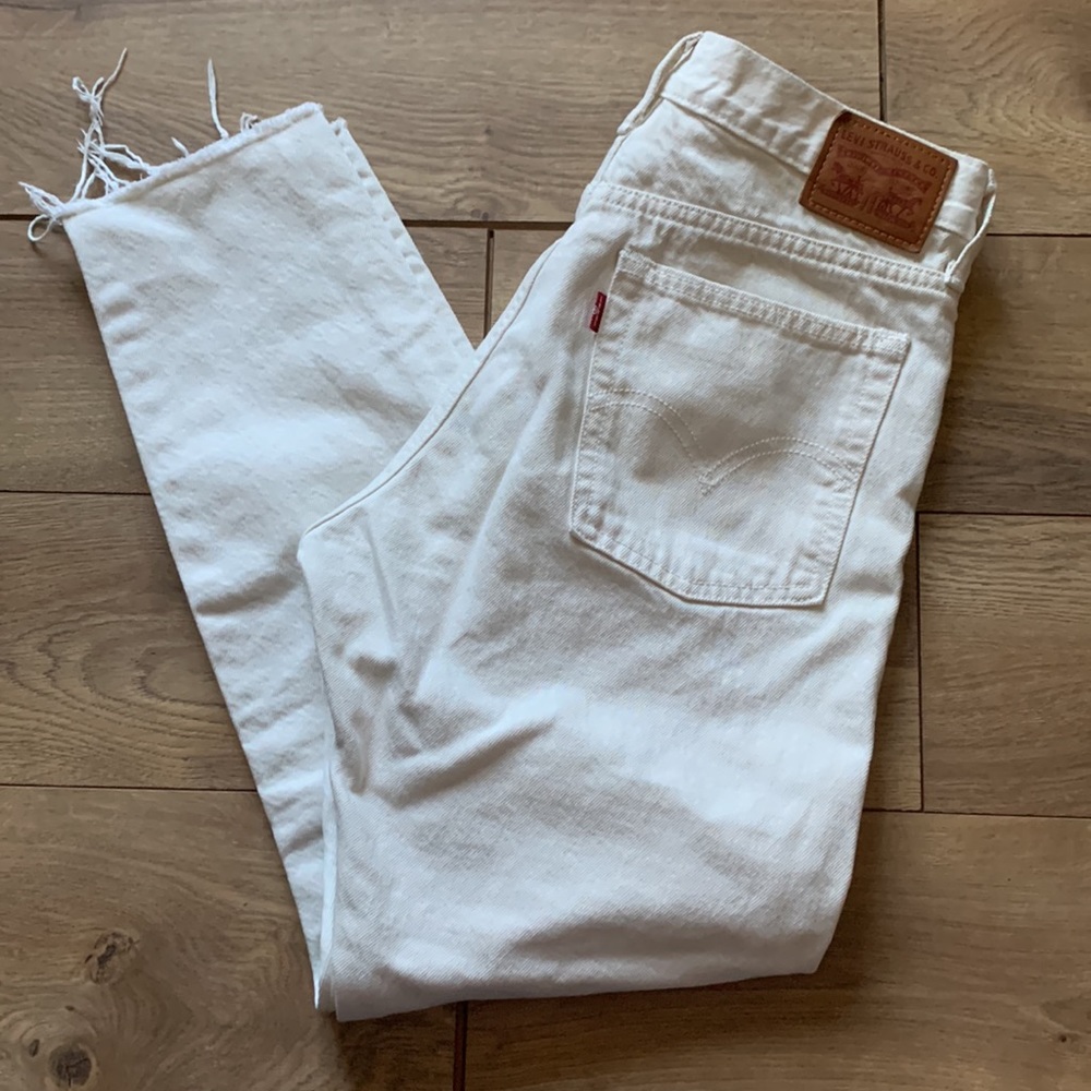 Levi’s High Rise Off White Jeans